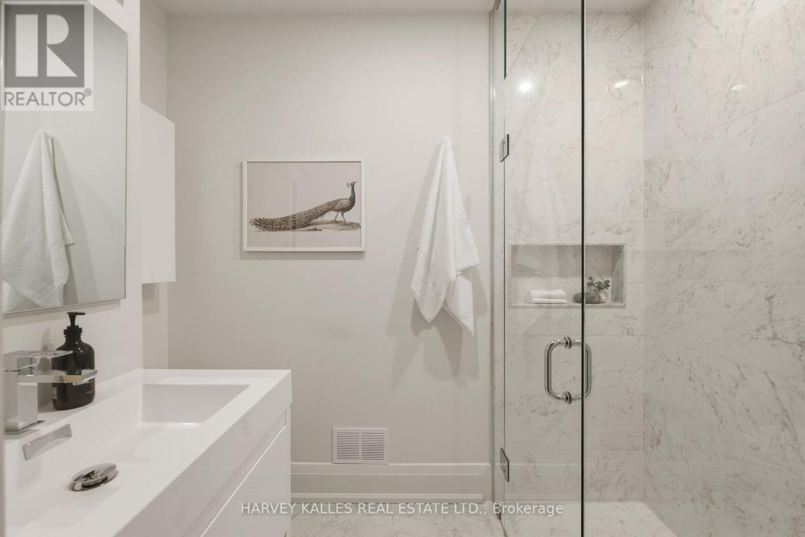 164 ALBANY AVENUE Image 17