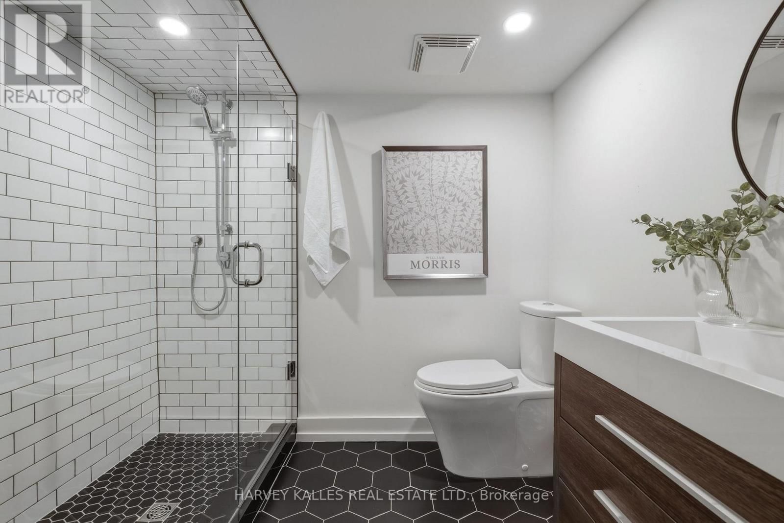 164 ALBANY AVENUE Image 19