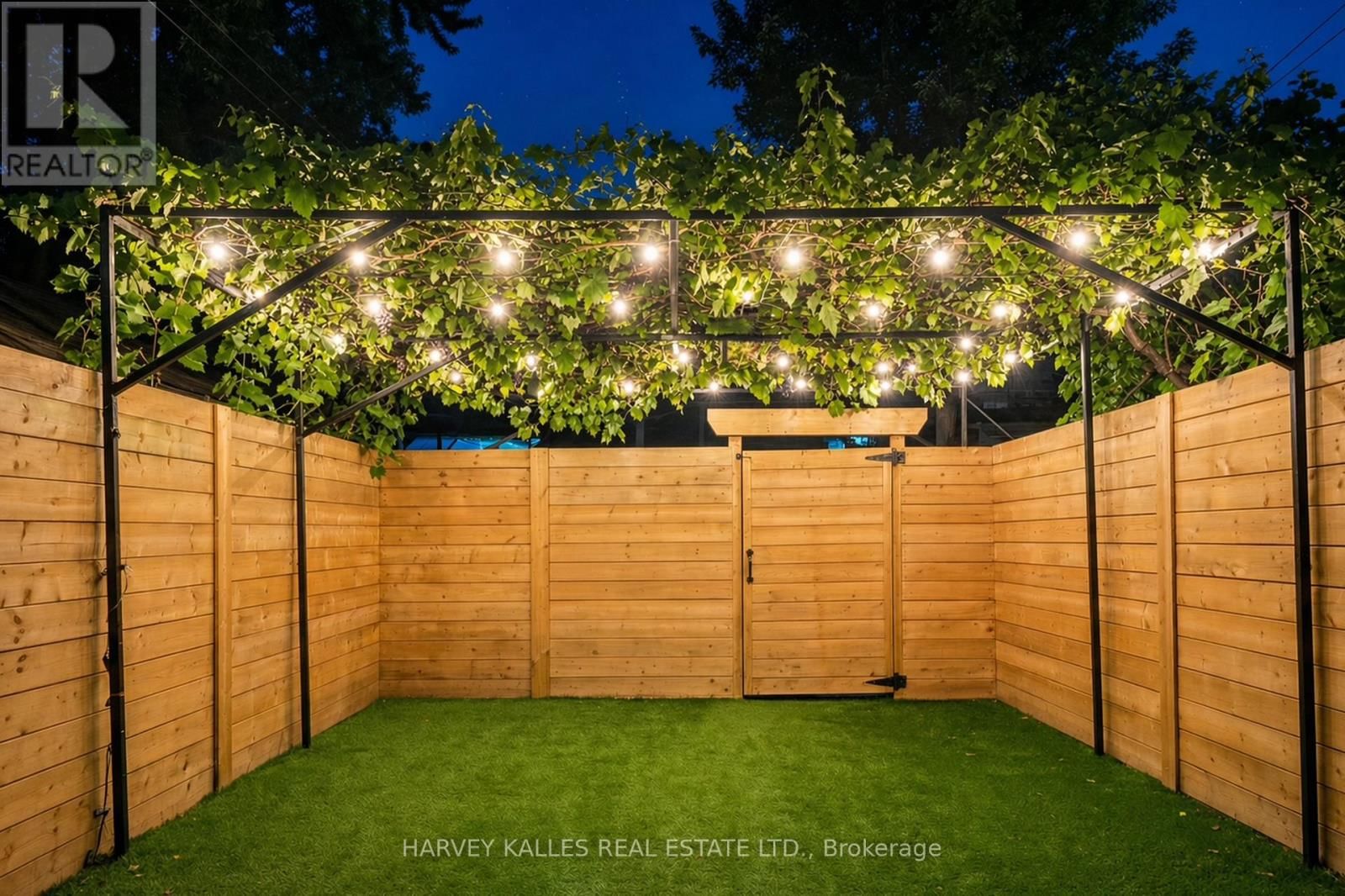 164 ALBANY AVENUE Image 22