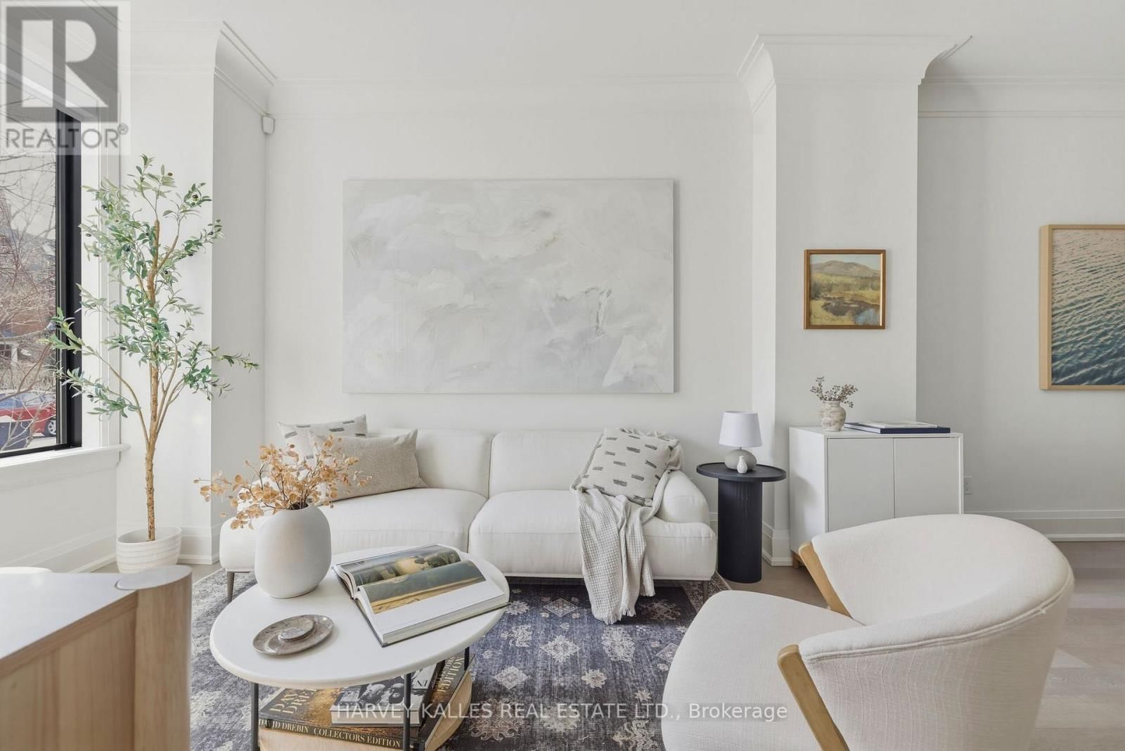 164 ALBANY AVENUE Image 4