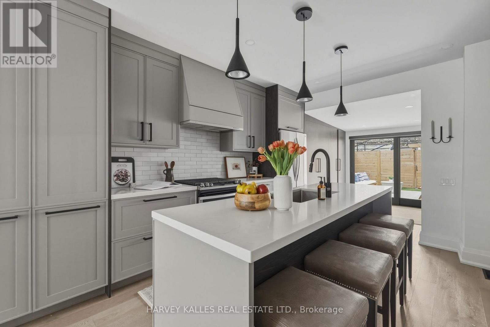 164 ALBANY AVENUE Image 8