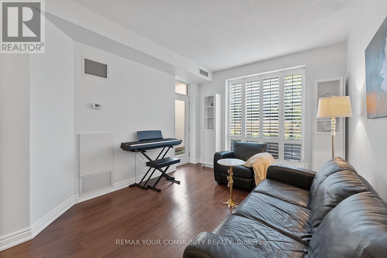 105 - 451 ROSEWELL AVENUE SOUTH Image 14