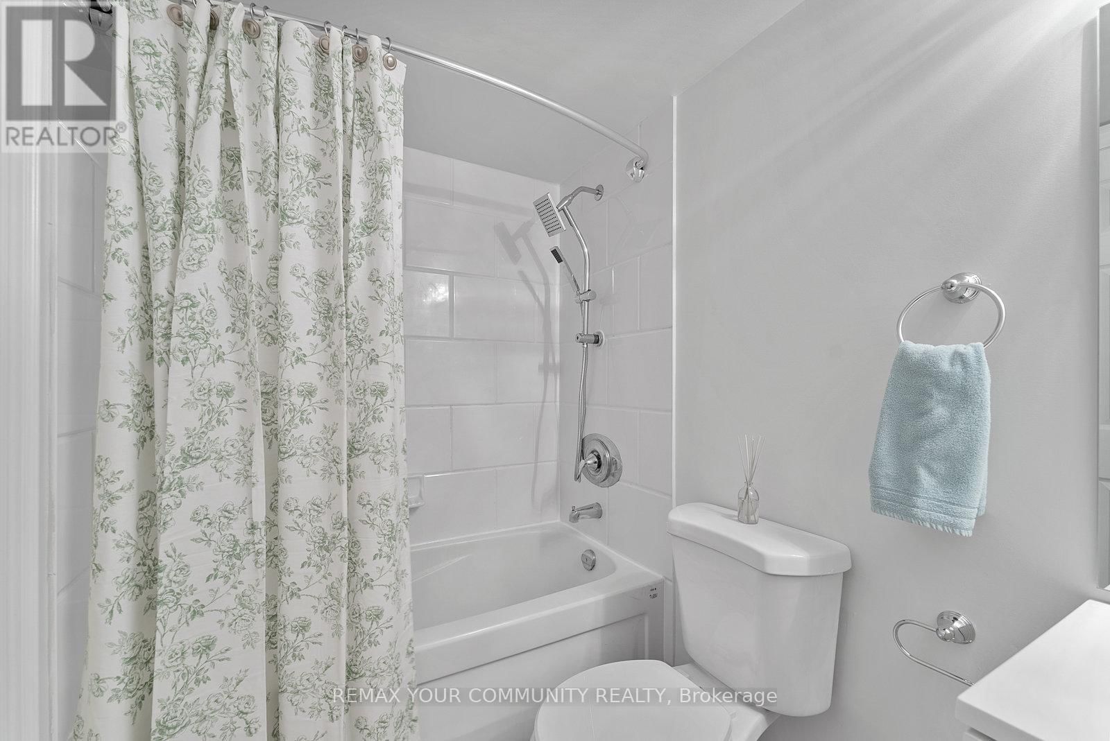 105 - 451 ROSEWELL AVENUE SOUTH Image 24