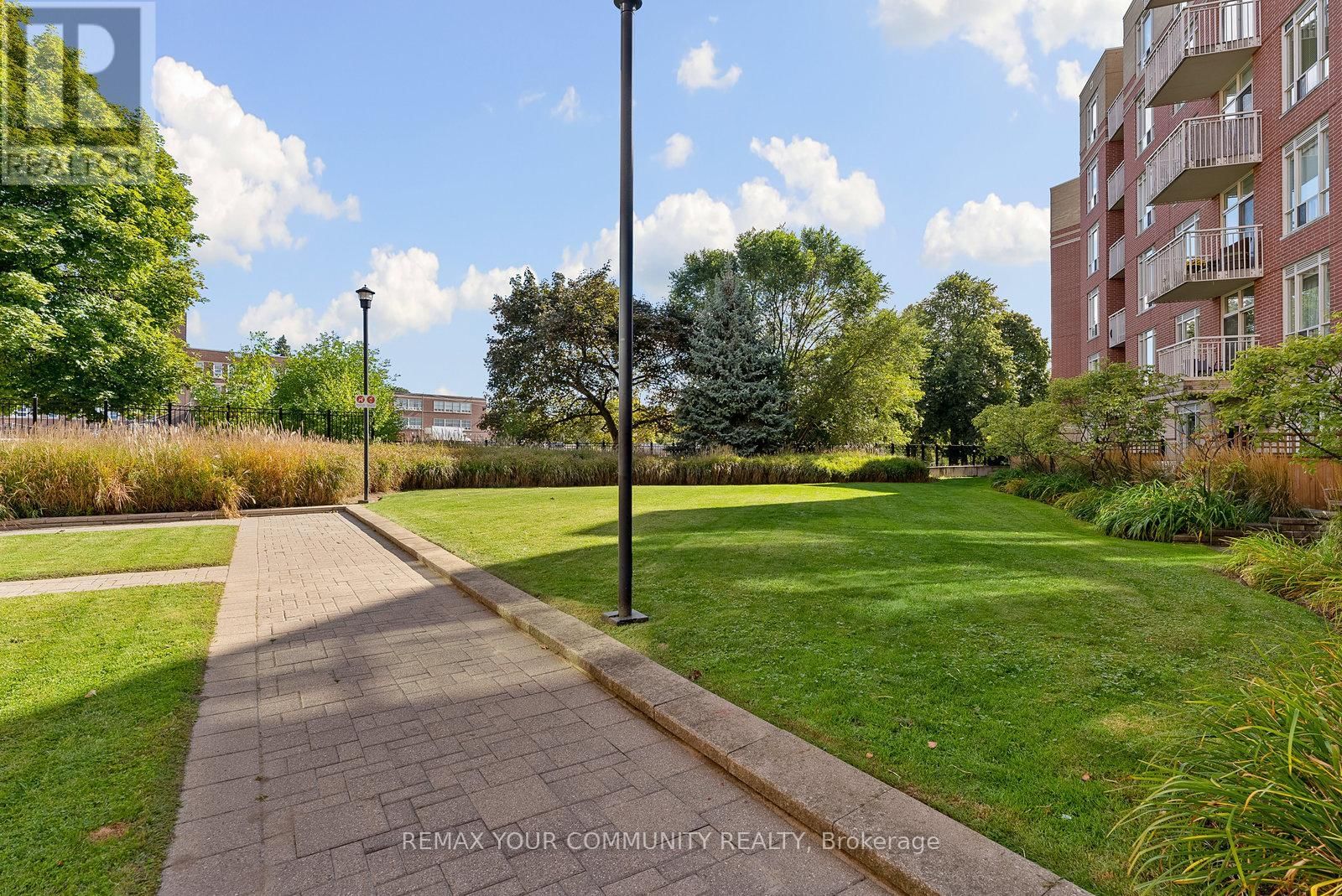 105 - 451 ROSEWELL AVENUE SOUTH Image 30