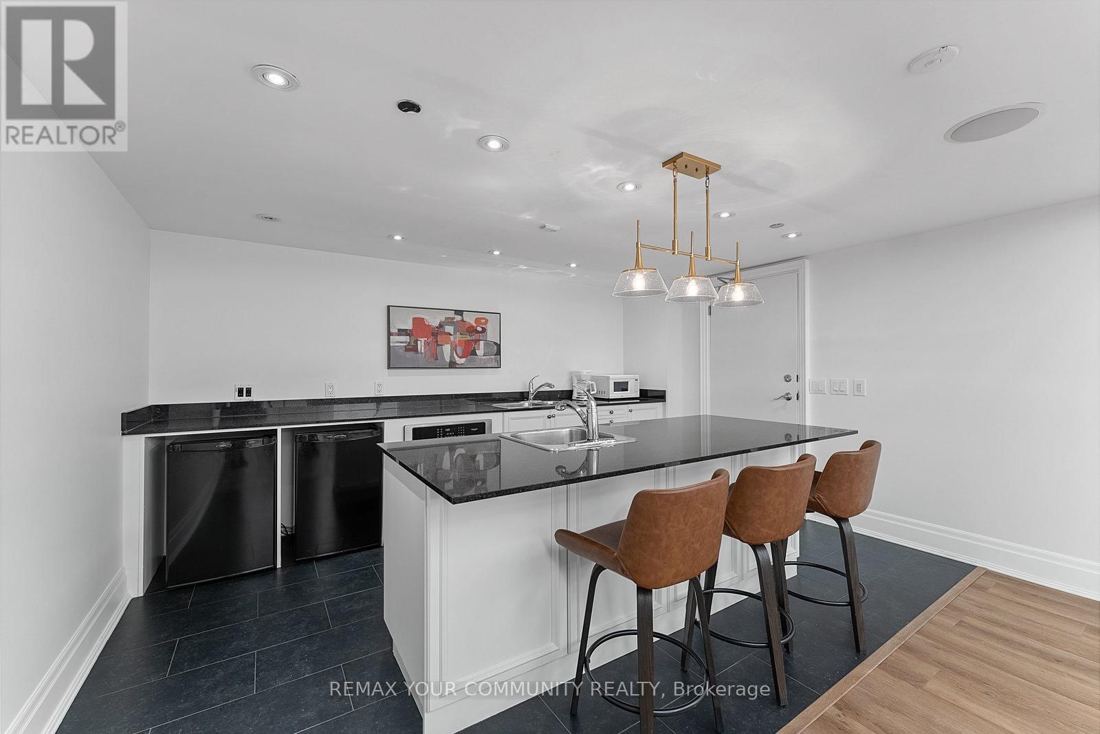 105 - 451 ROSEWELL AVENUE SOUTH Image 38