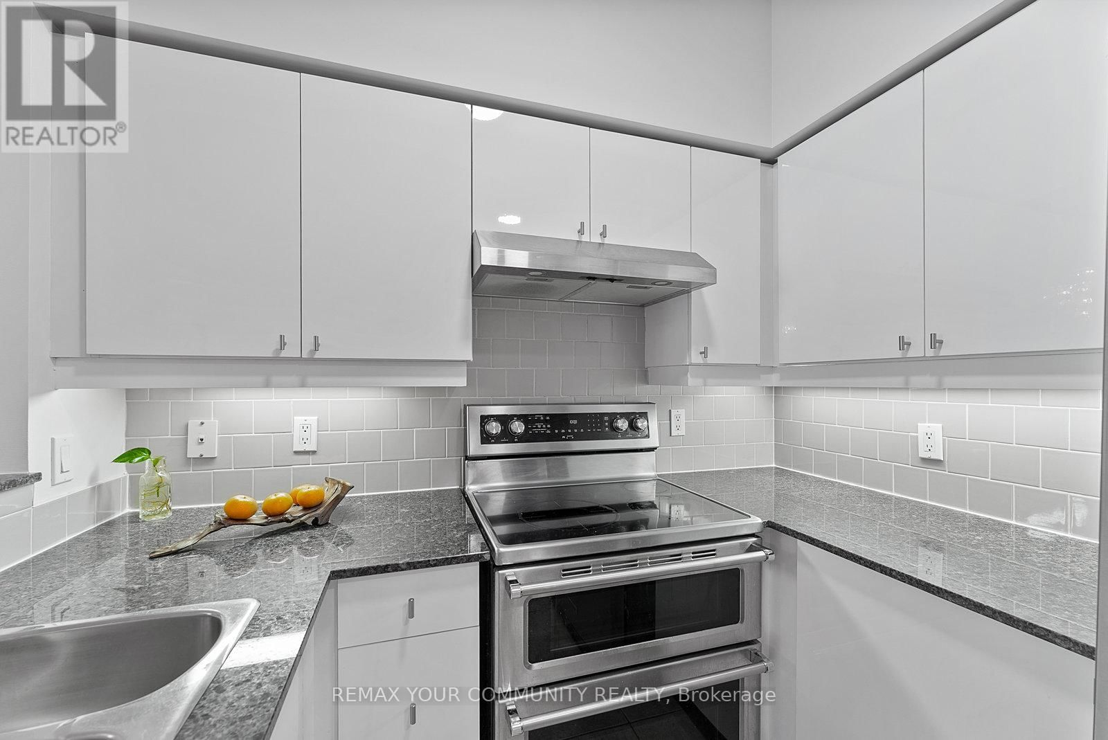 105 - 451 ROSEWELL AVENUE SOUTH Image 6