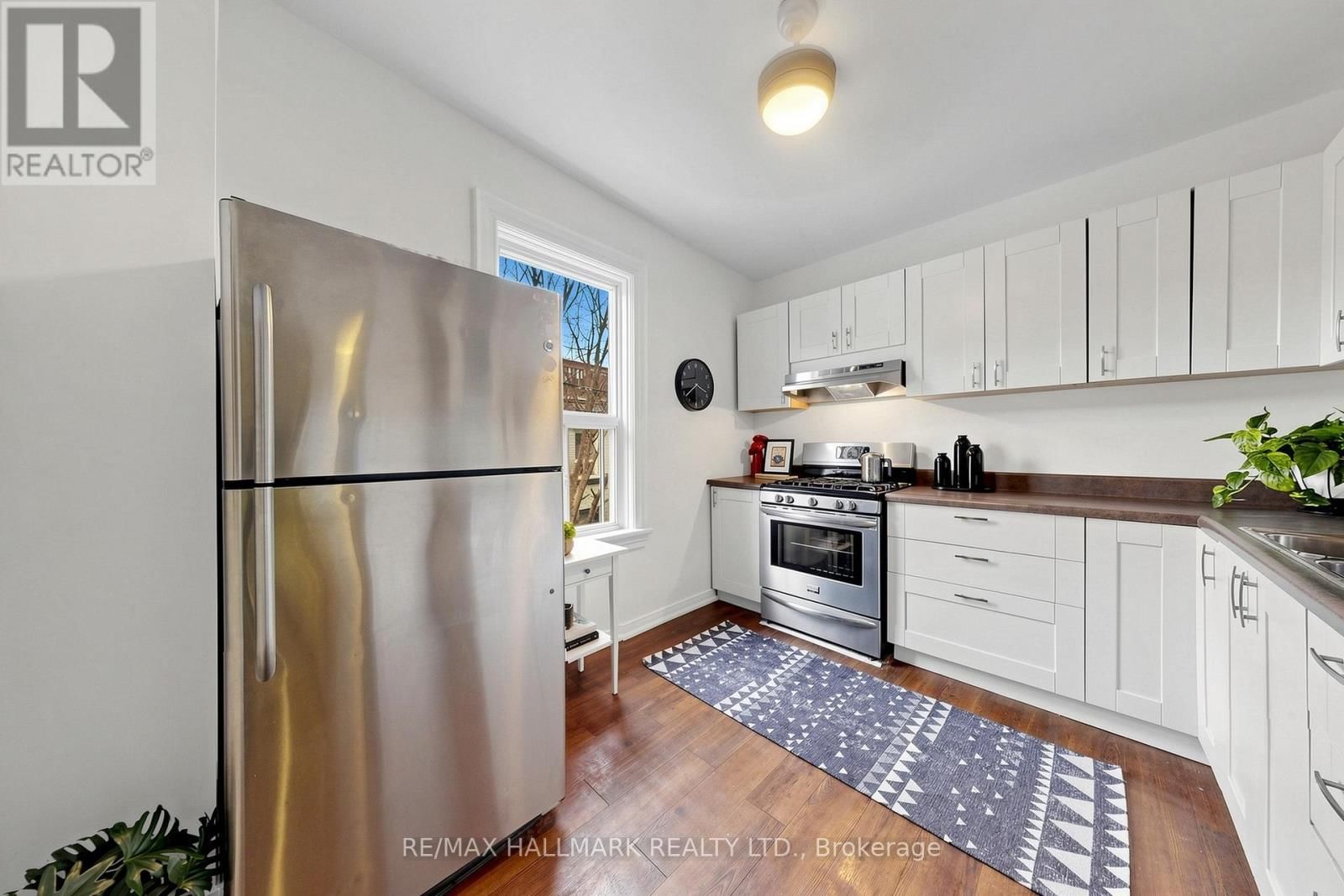 80 MANNING AVENUE Image 10