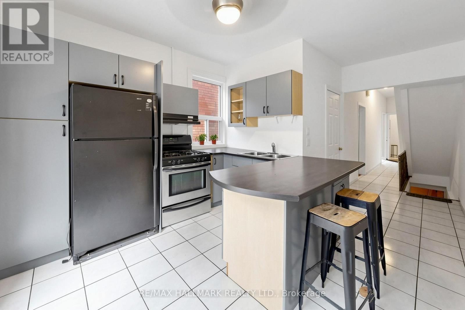 80 MANNING AVENUE Image 18