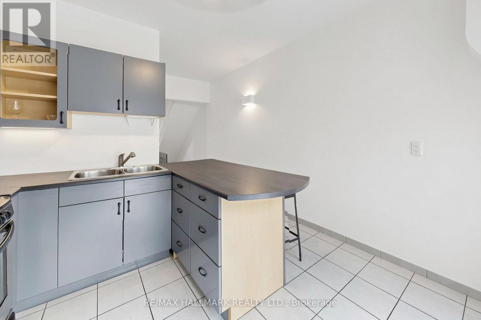 80 MANNING AVENUE Image 20