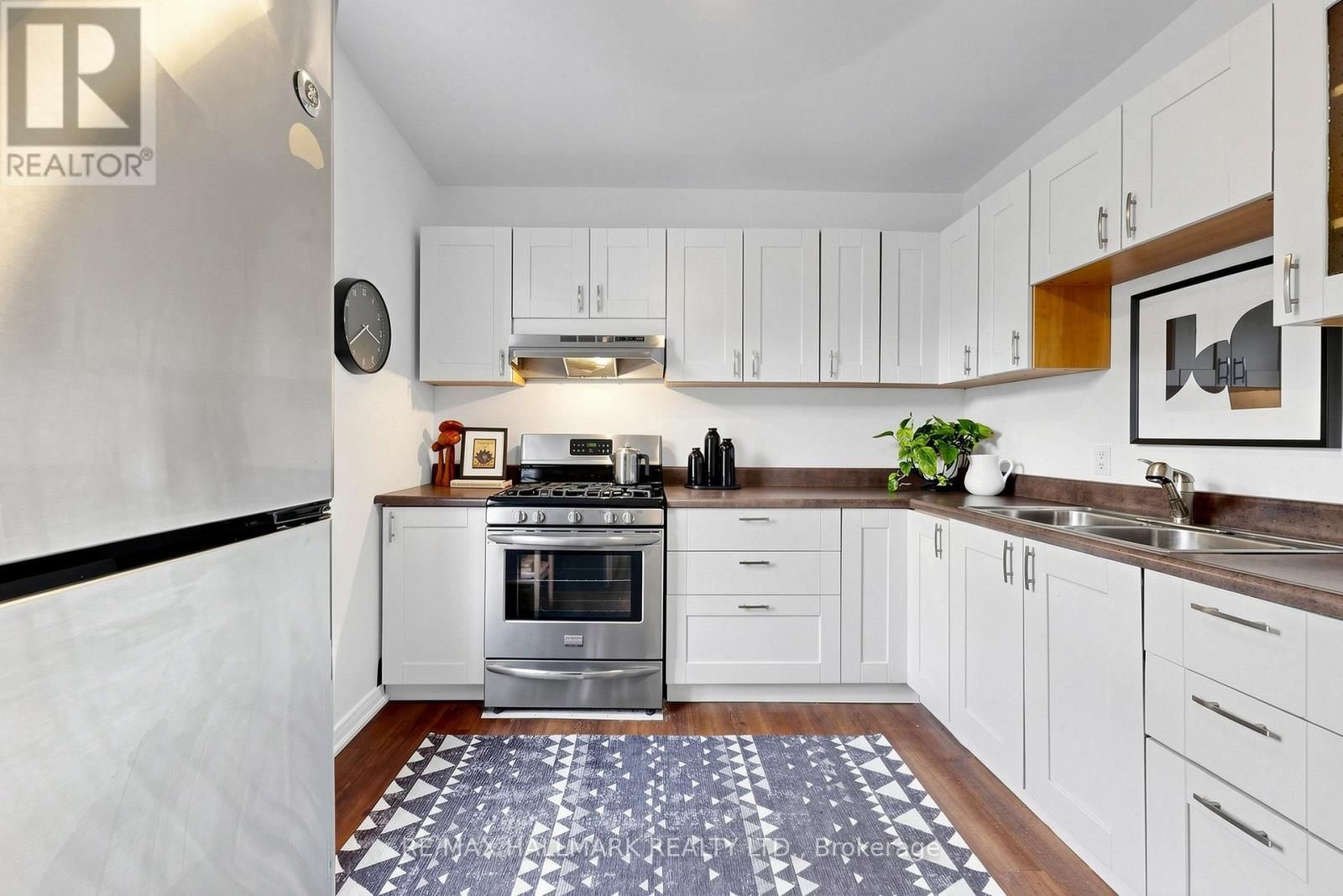 80 MANNING AVENUE Image 9