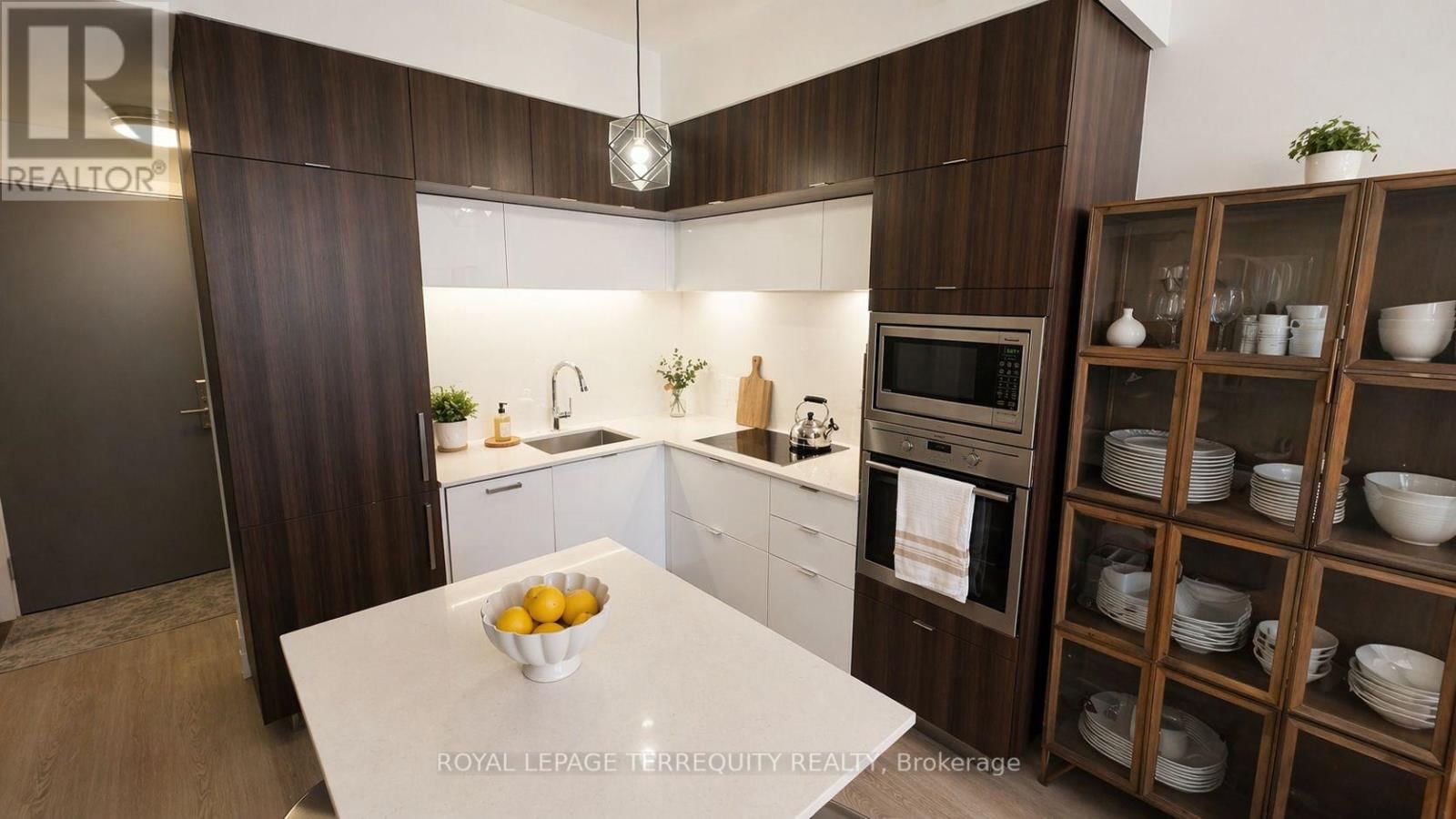 309 - 15 MERCHANTS' WHARF Image 4