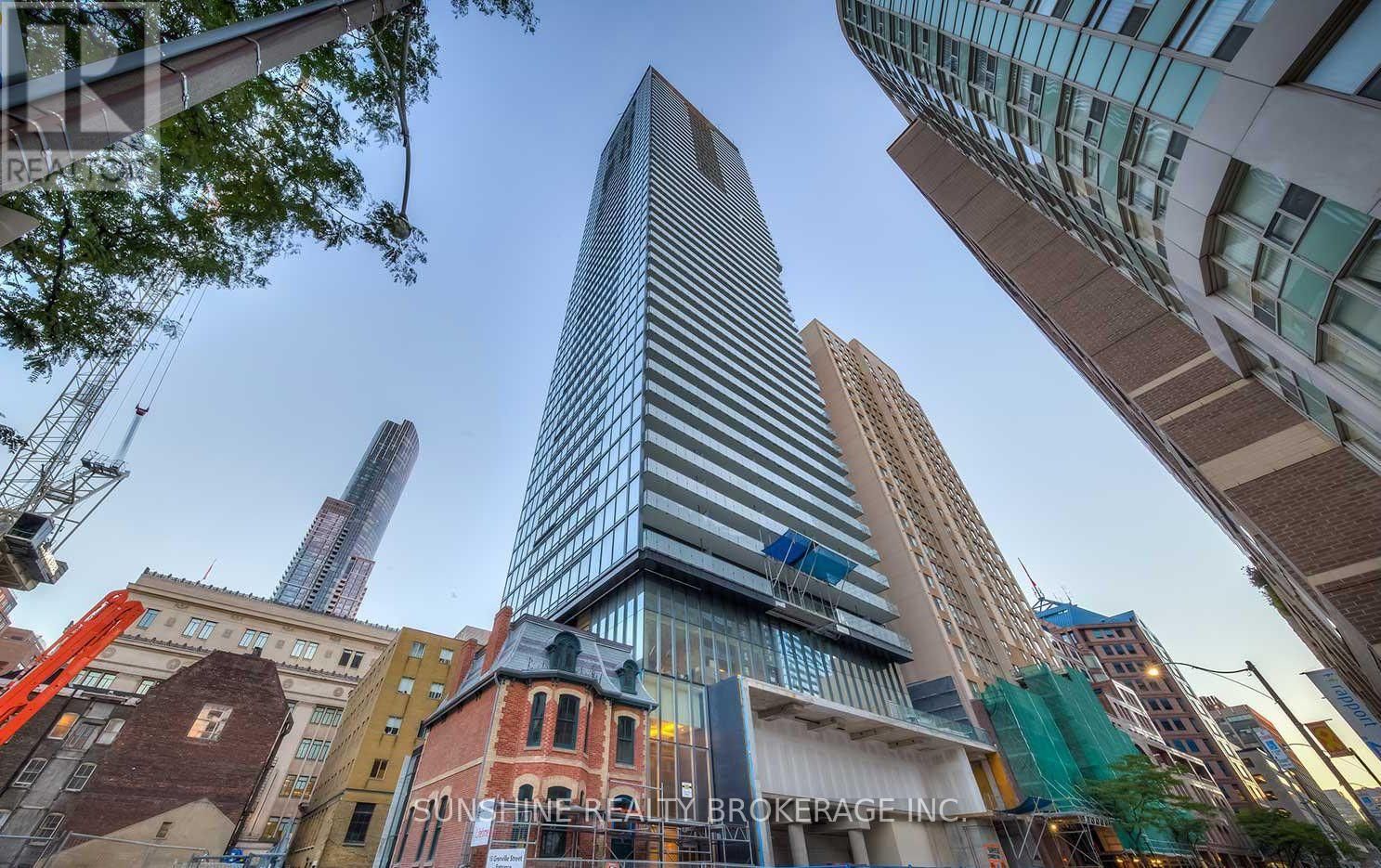 4604 - 15 GRENVILLE STREET Image 1