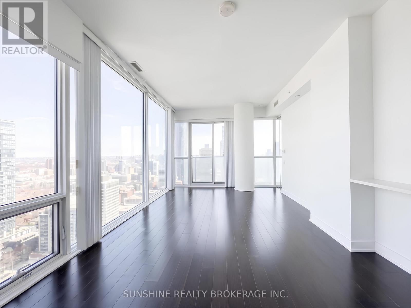 4604 - 15 GRENVILLE STREET Image 4