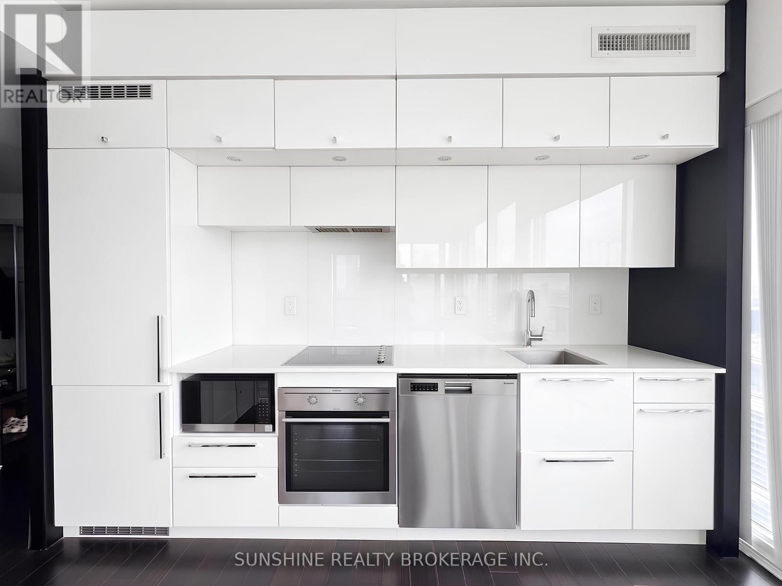 4604 - 15 GRENVILLE STREET Image 6