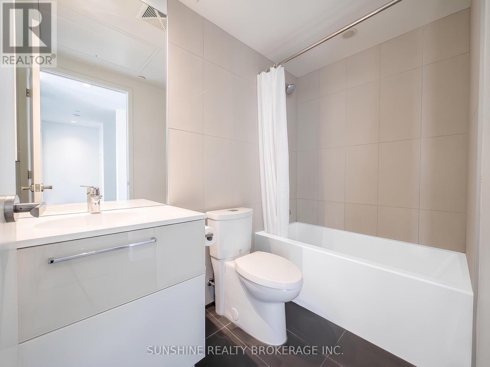 4604 - 15 GRENVILLE STREET Image 9