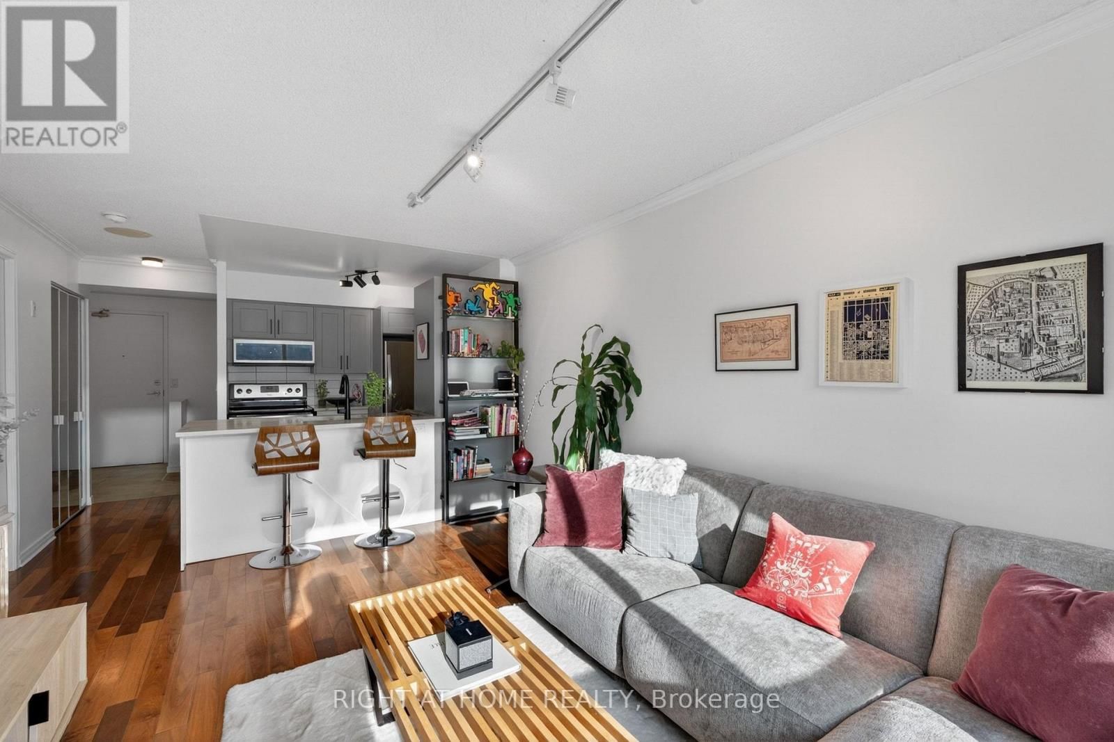 534 - 109 FRONT STREET EAST Image 19