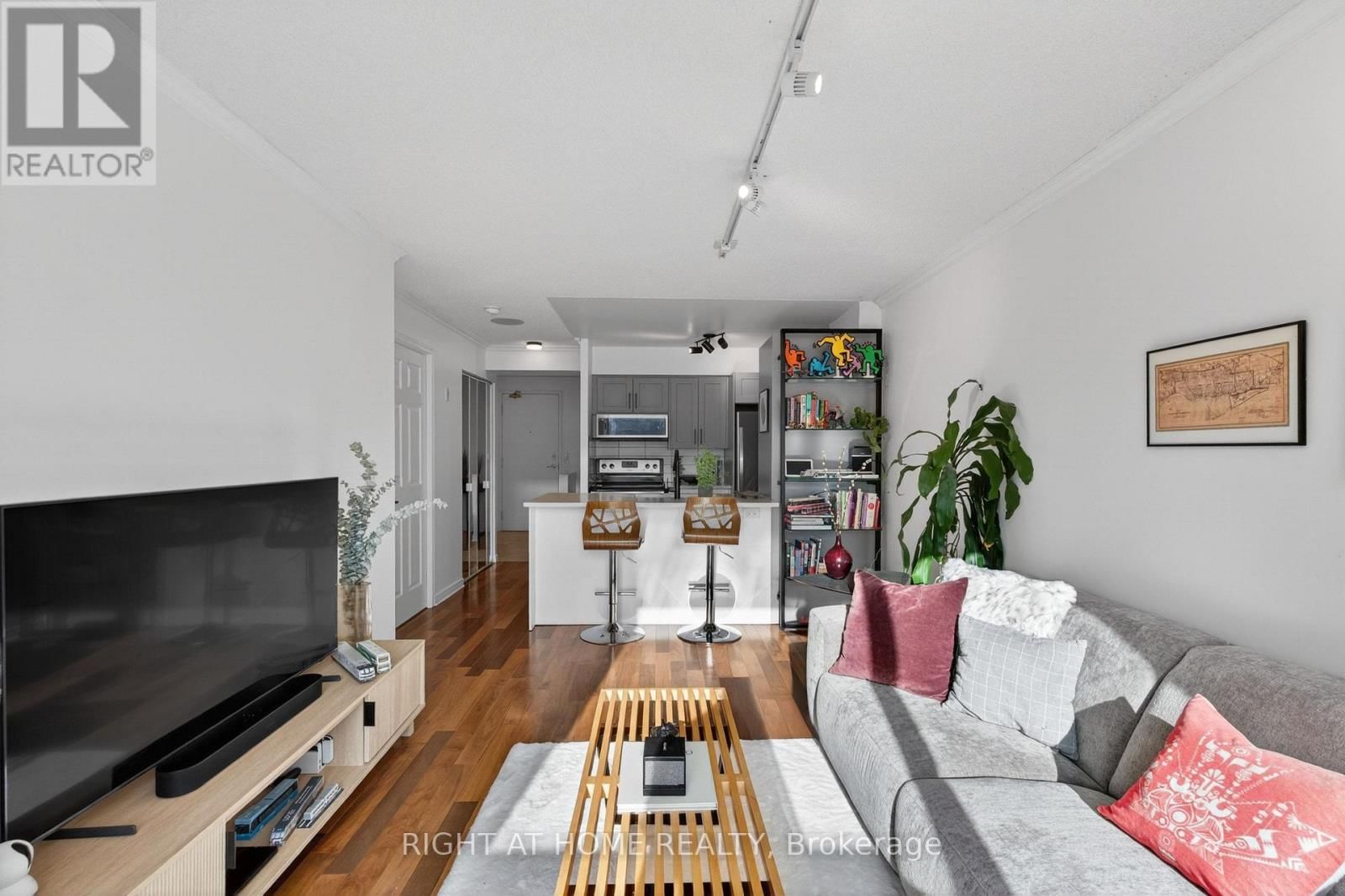 534 - 109 FRONT STREET EAST Image 20