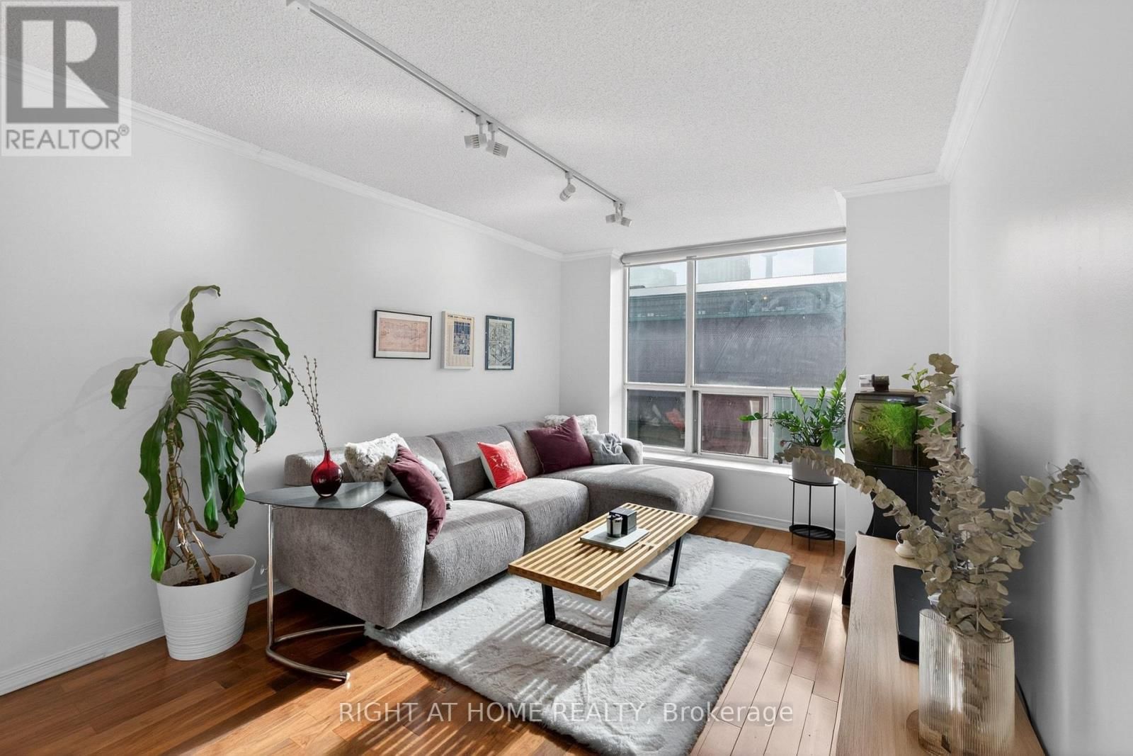 534 - 109 FRONT STREET EAST Image 21