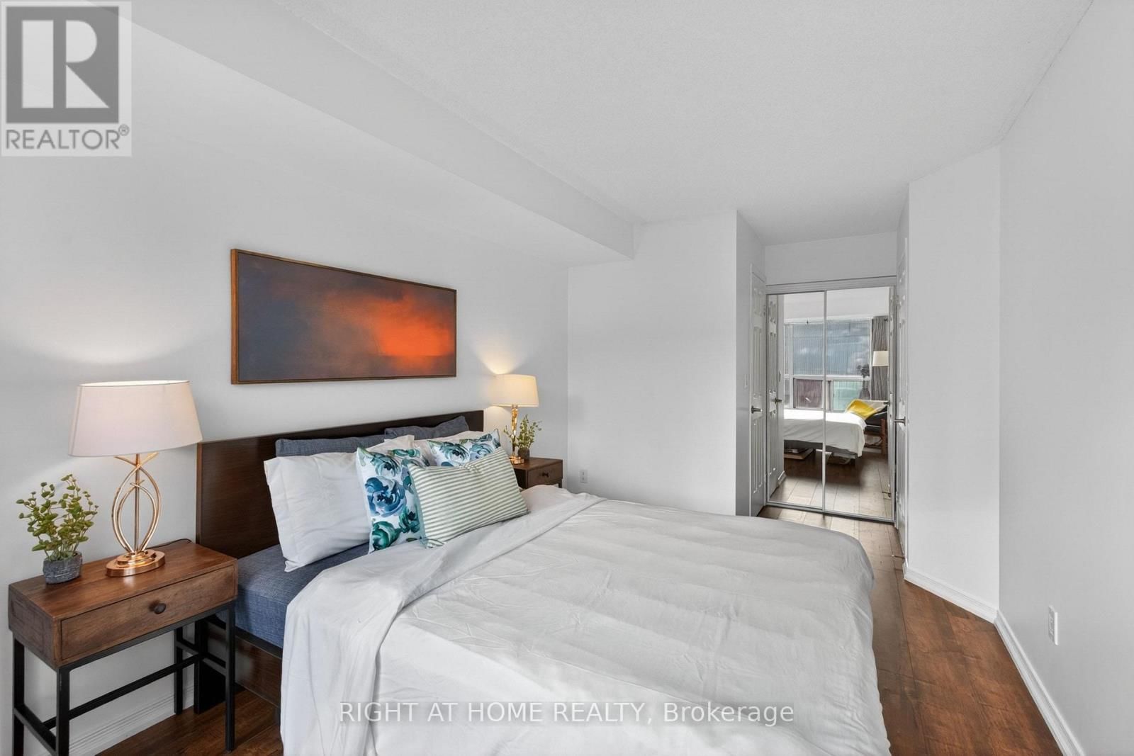 534 - 109 FRONT STREET EAST Image 26