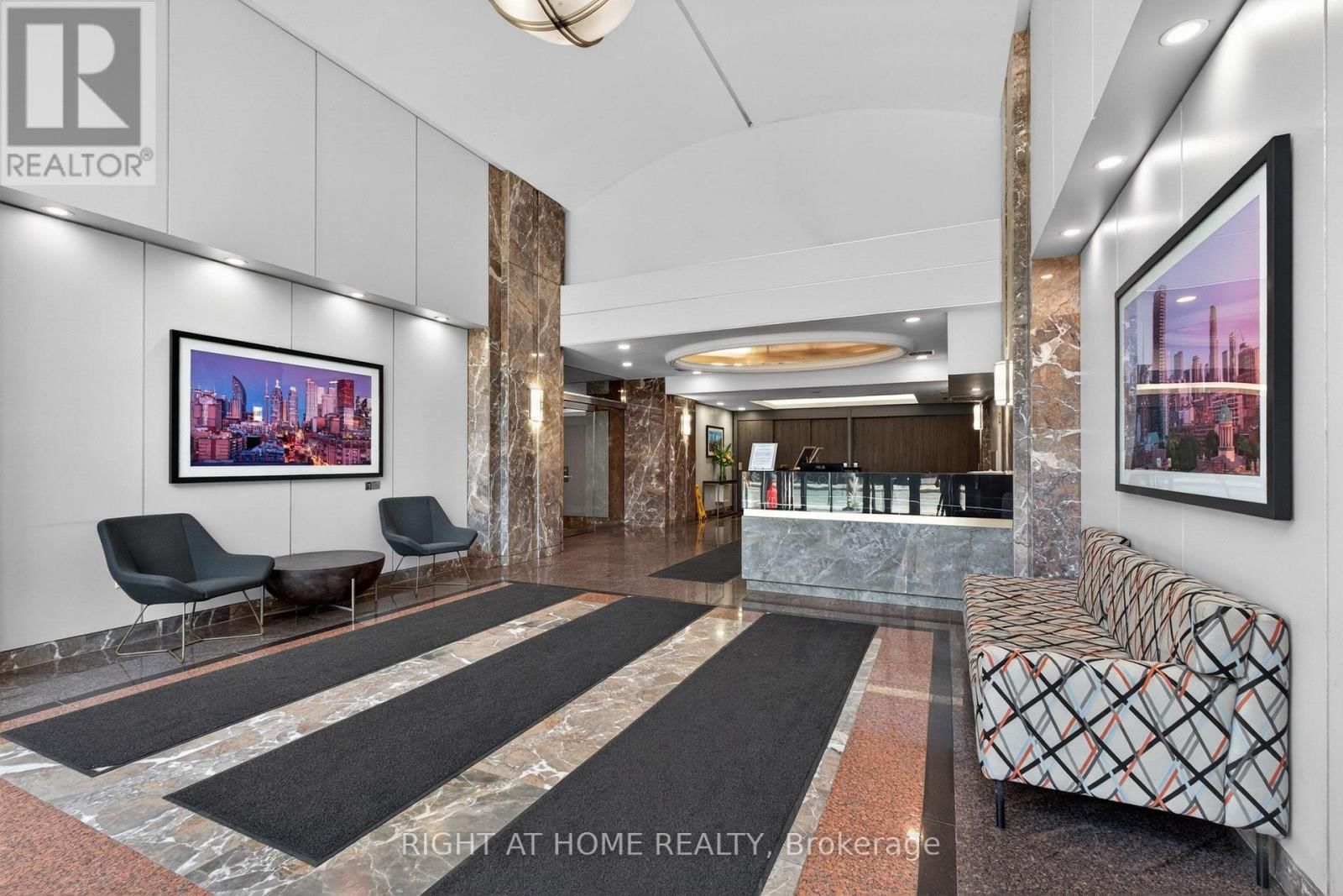 534 - 109 FRONT STREET EAST Image 3