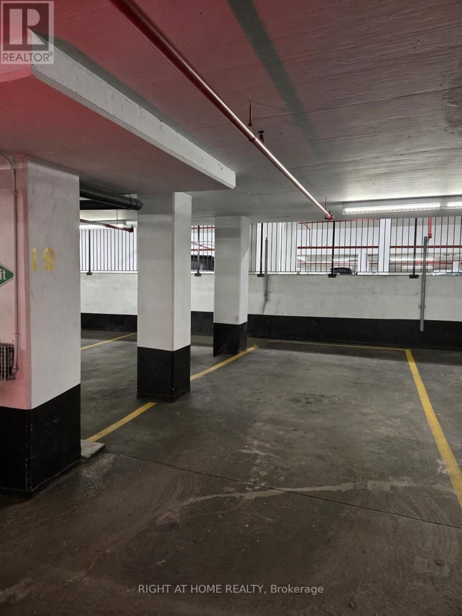 534 - 109 FRONT STREET EAST Image 31