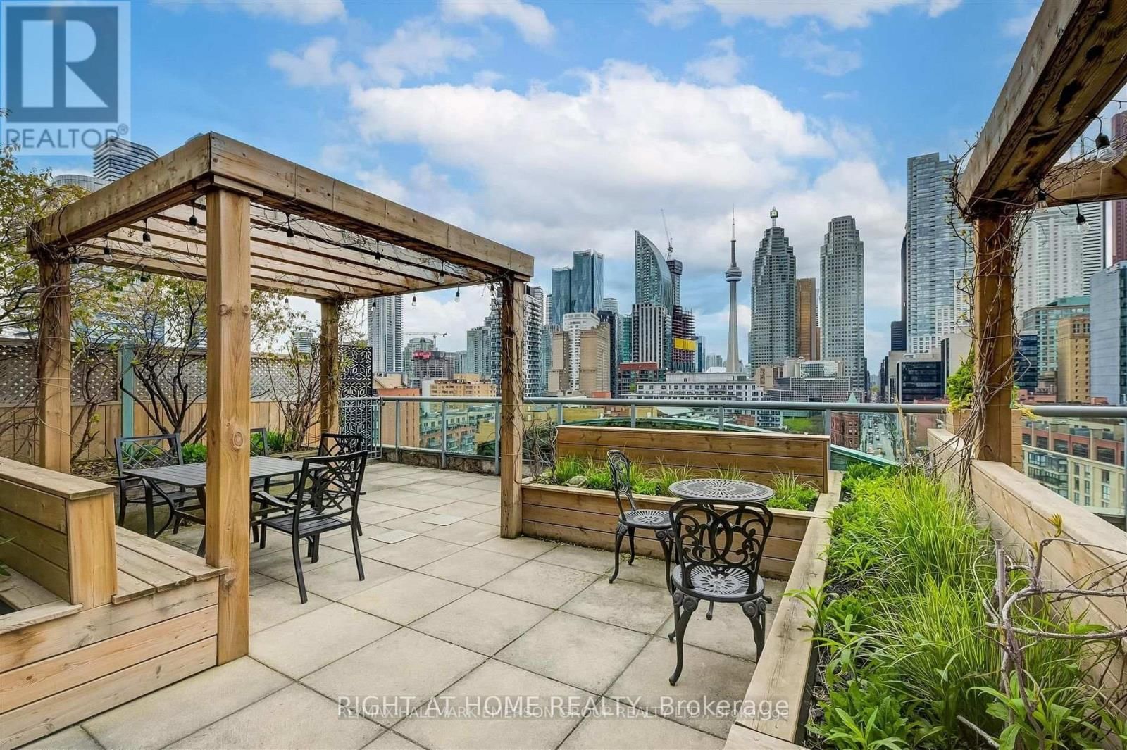 534 - 109 FRONT STREET EAST Image 34