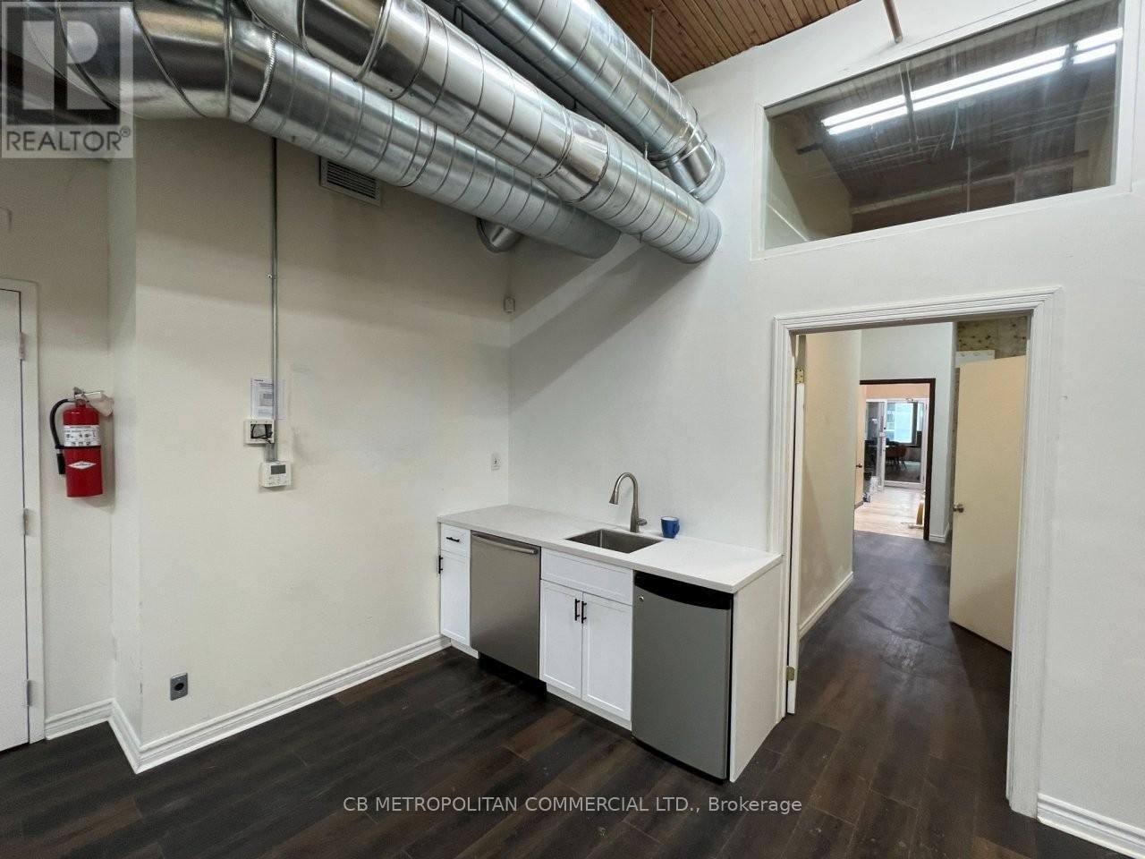 430 - 76 RICHMOND STREET EAST Image 4