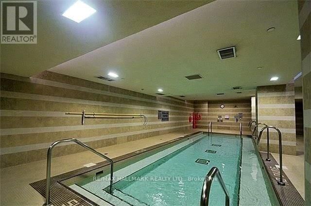 811 - 70 ROEHAMPTON AVENUE Image 14