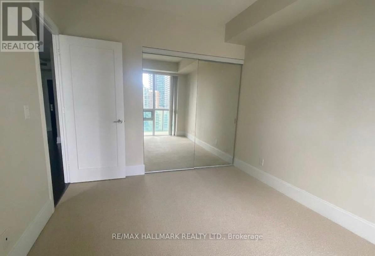 811 - 70 ROEHAMPTON AVENUE Image 5