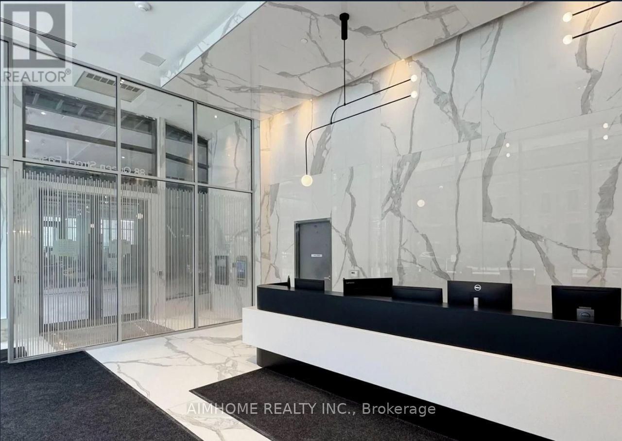 701 - 88 QUEEN STREET EAST Image 3