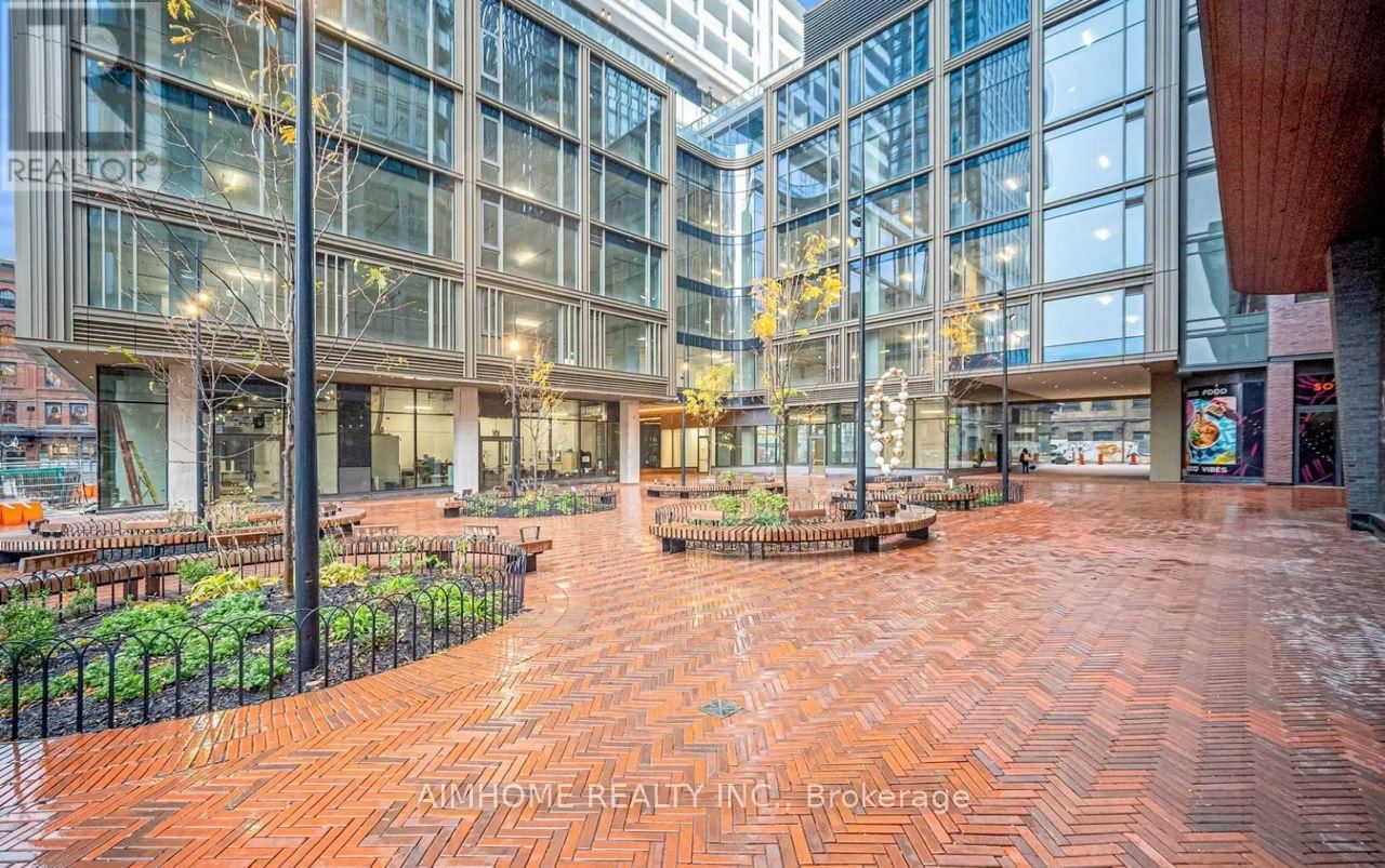 701 - 88 QUEEN STREET EAST Image 4