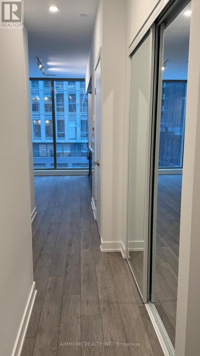 701 - 88 QUEEN STREET EAST Image 6