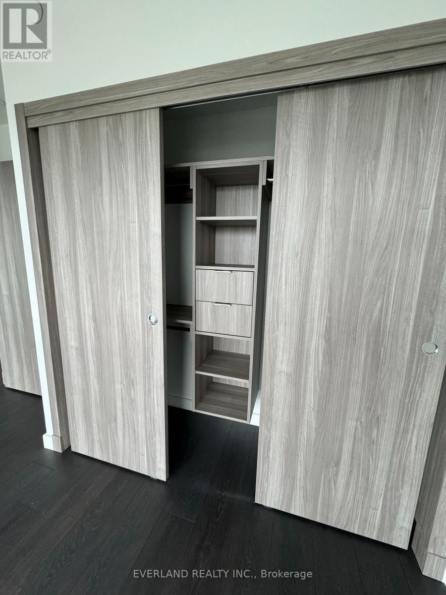 710 - 25 MCMAHON DRIVE Image 4