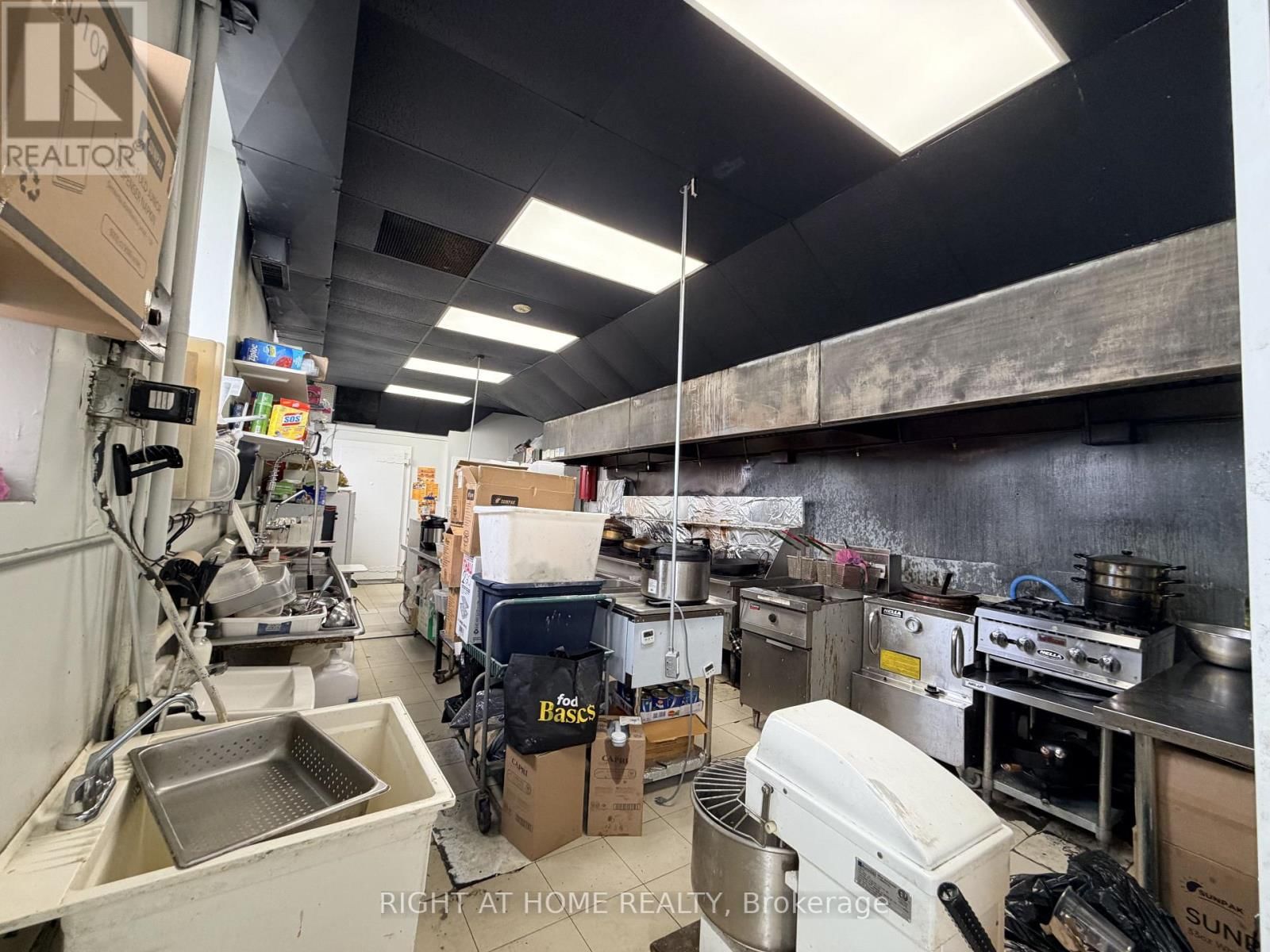 4B - 3040 DON MILLS ROAD Image 8