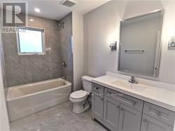 119 GLOUCESTER GROVE Image 23