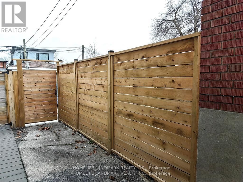 119 GLOUCESTER GROVE Image 35