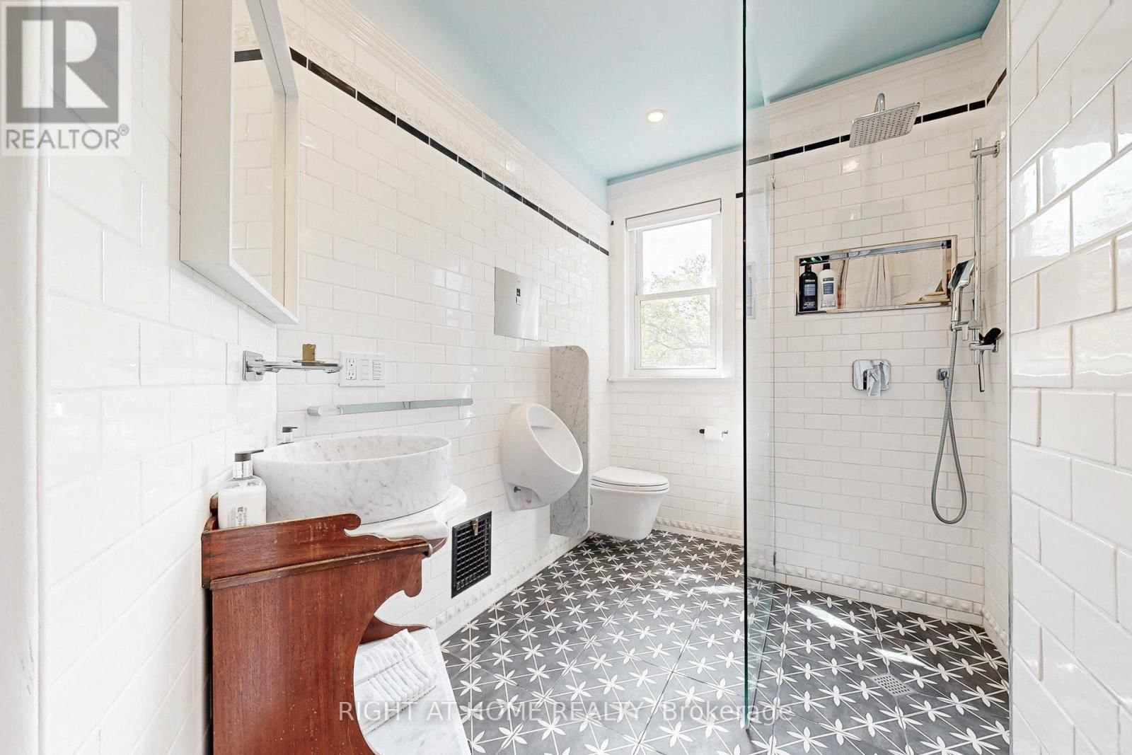 440 SACKVILLE STREET Image 20