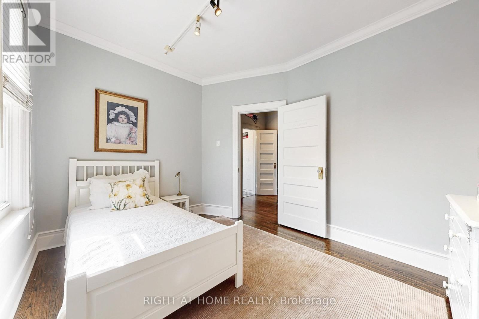 440 SACKVILLE STREET Image 24