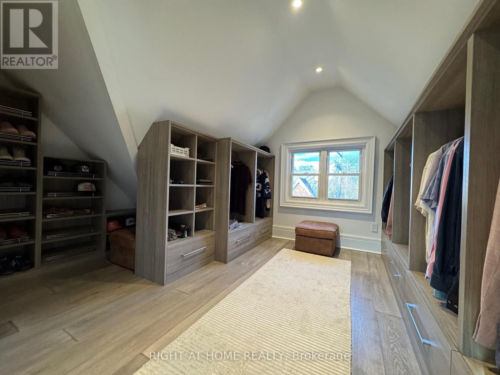 440 SACKVILLE STREET Image 28