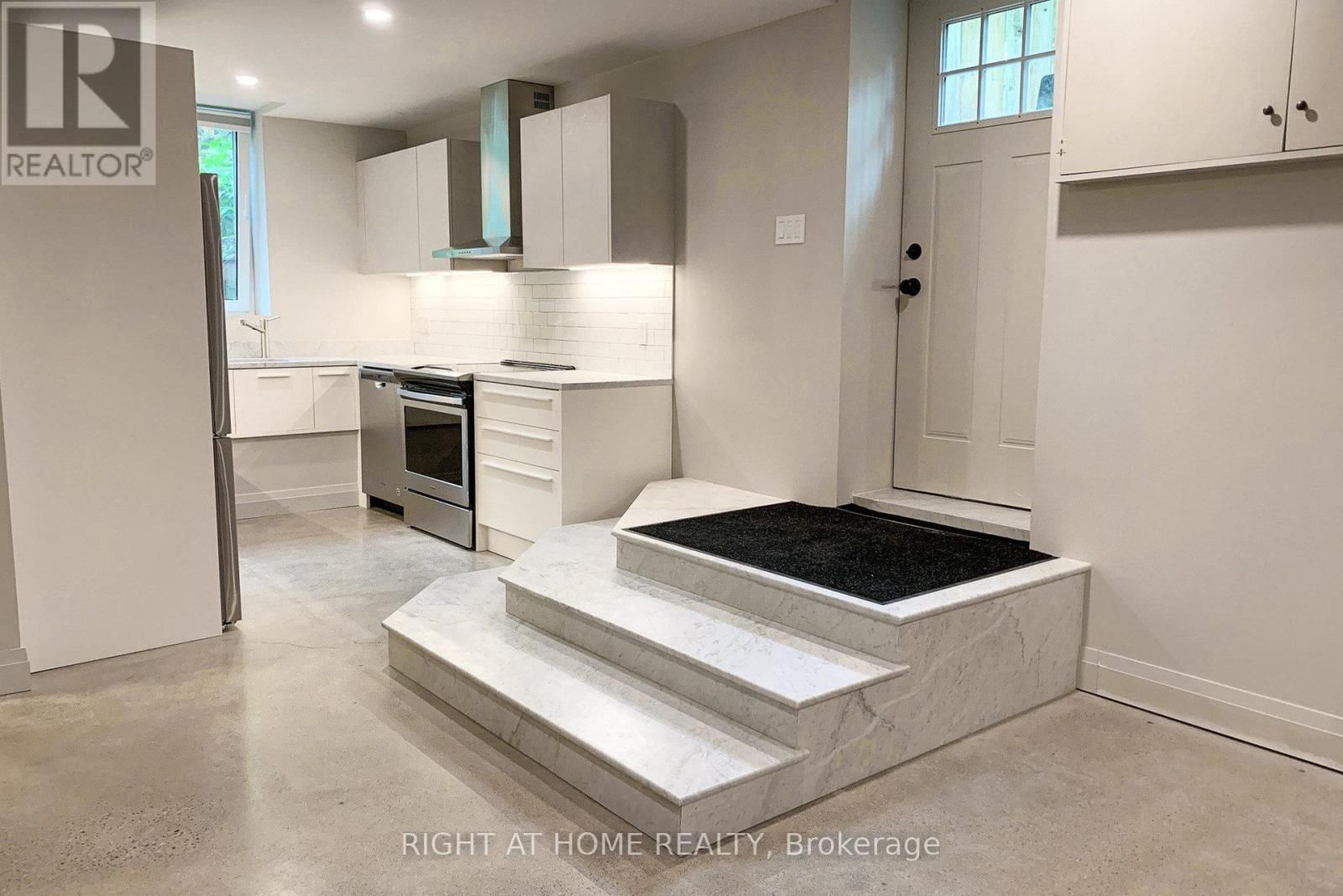 440 SACKVILLE STREET Image 30