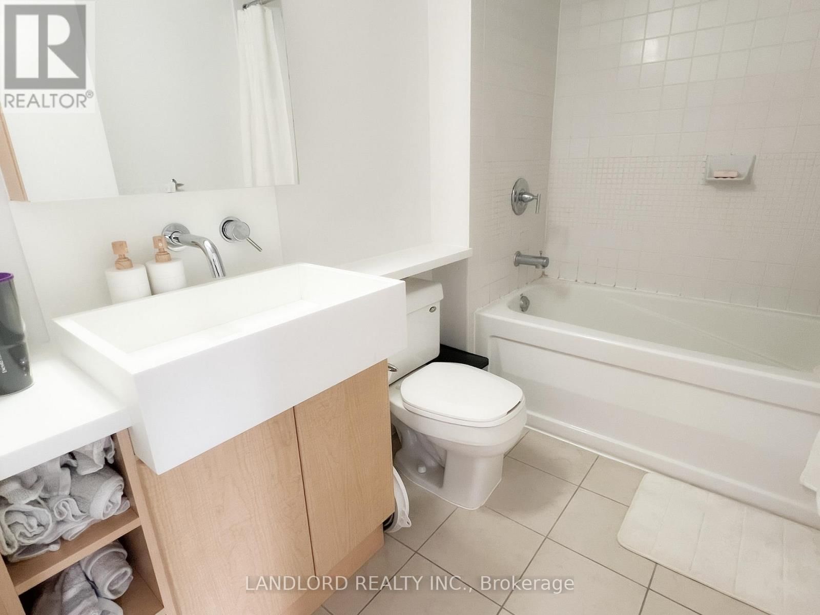 2203 - 11 BRUNEL COURT Image 14