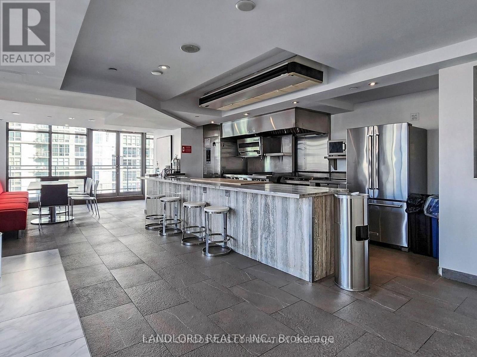 2203 - 11 BRUNEL COURT Image 21