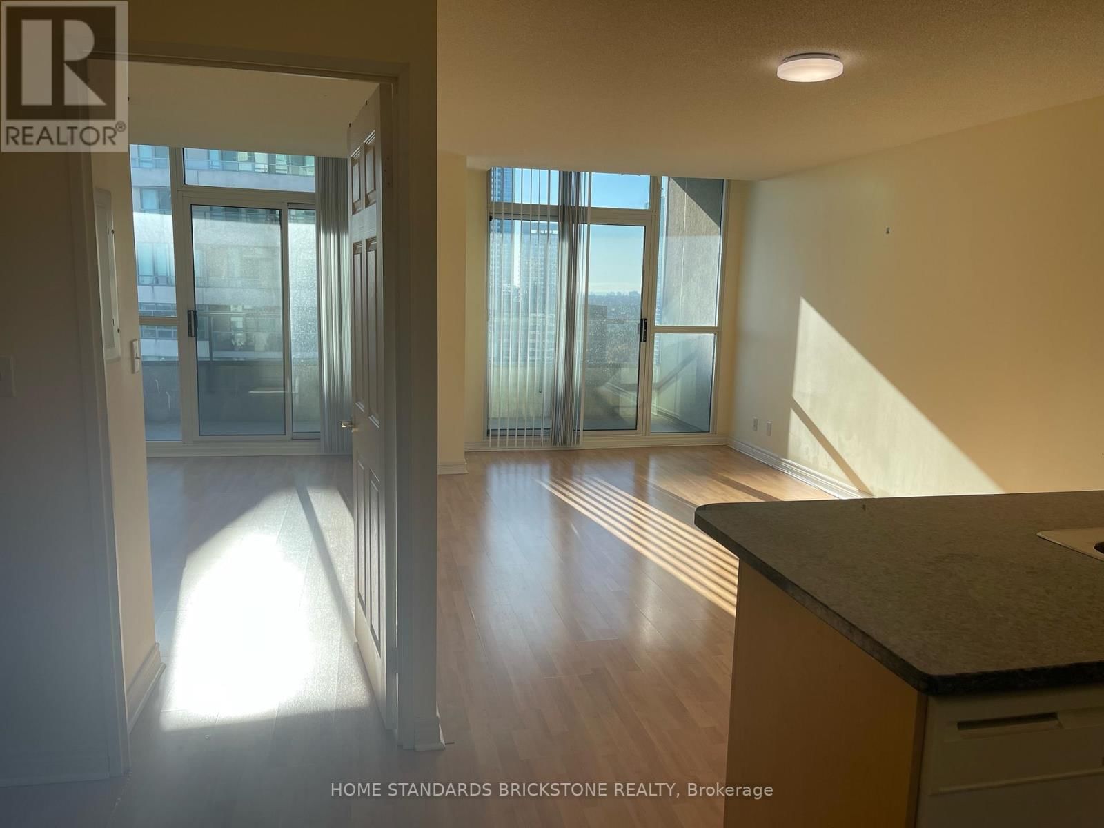 3709 - 23 HOLLYWOOD AVENUE Image 9