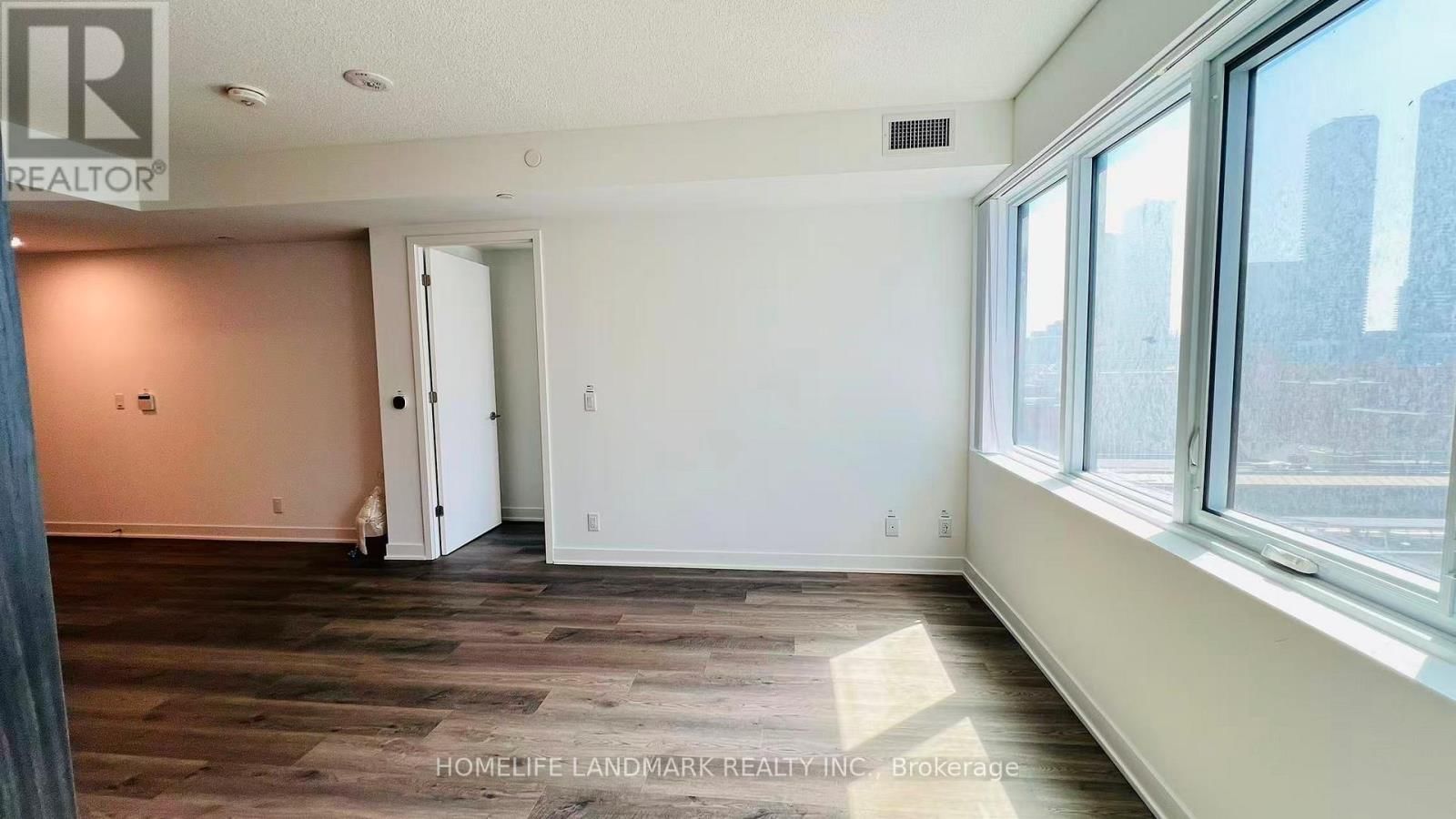 916 - 180 FRONT STREET EAST Image 15