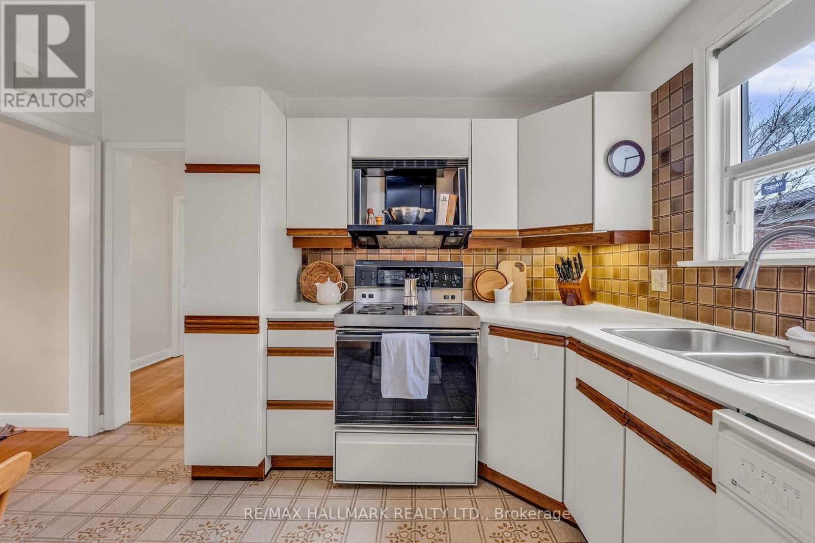 249 PARK HOME AVENUE Image 11