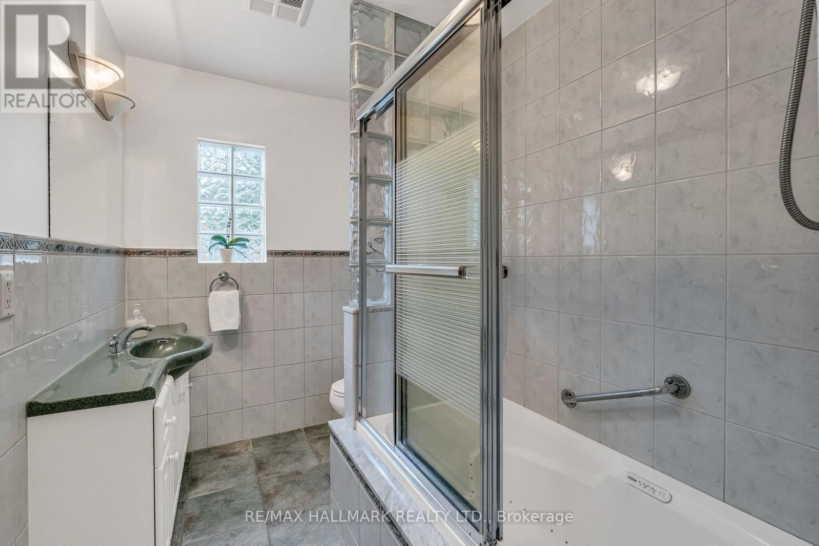 249 PARK HOME AVENUE Image 19