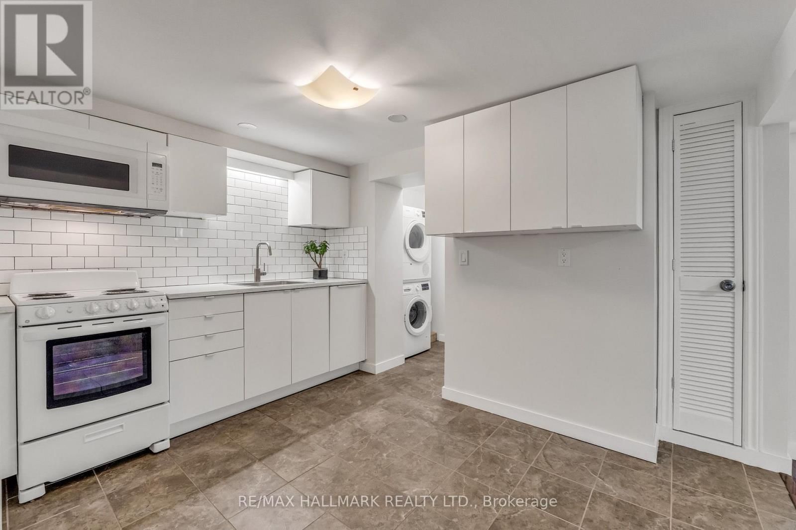 249 PARK HOME AVENUE Image 26