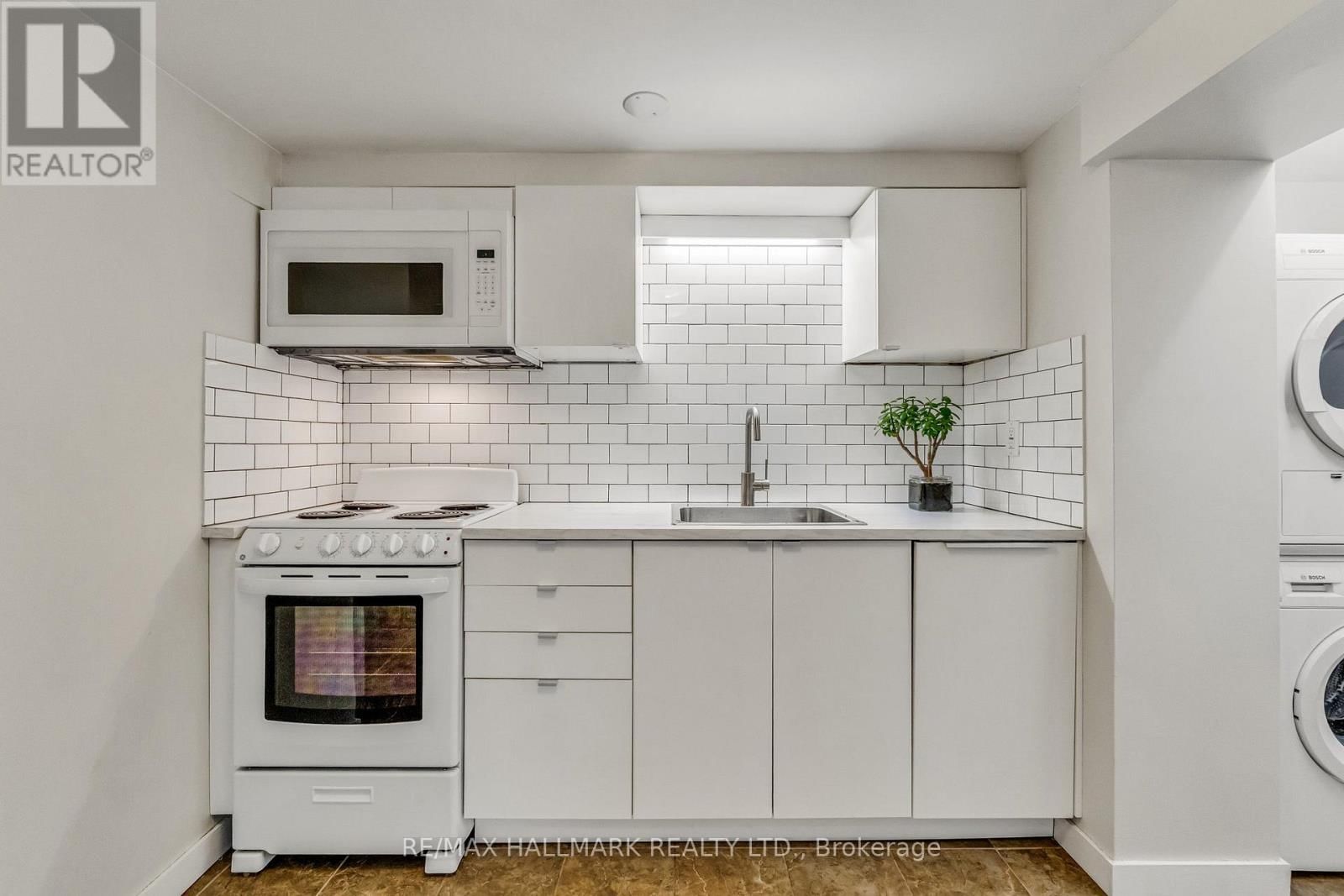 249 PARK HOME AVENUE Image 27