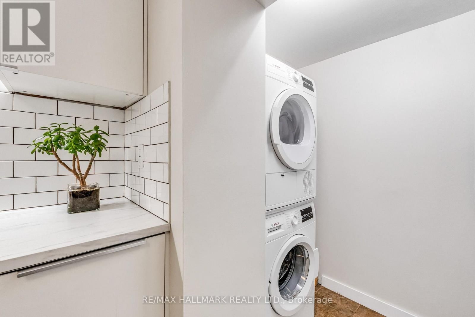 249 PARK HOME AVENUE Image 28