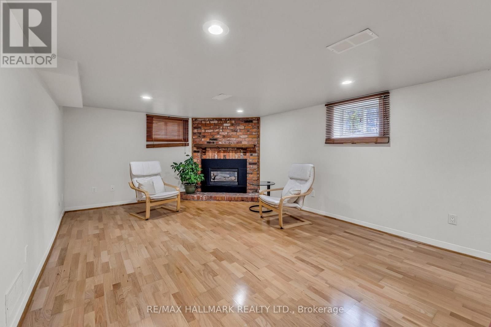 249 PARK HOME AVENUE Image 32